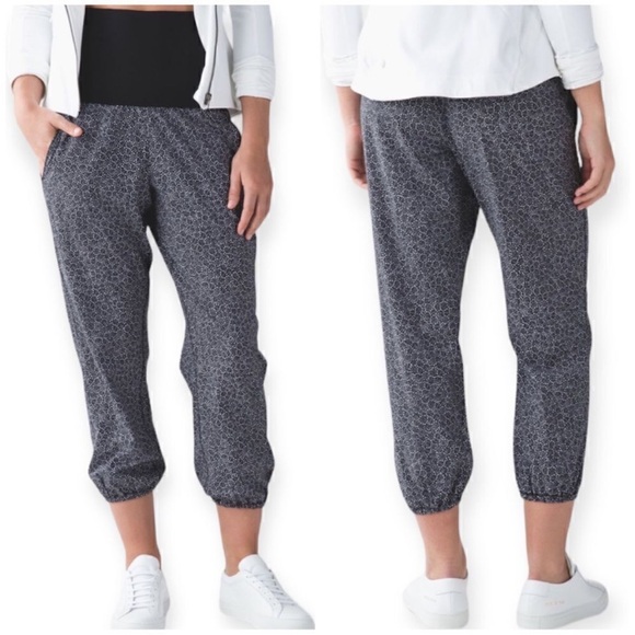 Lululemon Om Pant Freckle Flower  Relaxed Joggers Women’s Size 4 - Picture 1 of 14